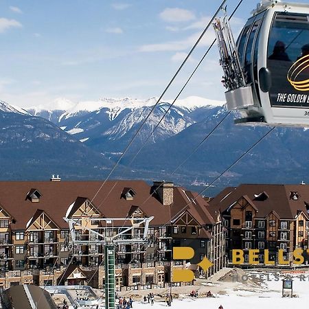 Glacier Mountaineer Lodge Голдън Екстериор снимка