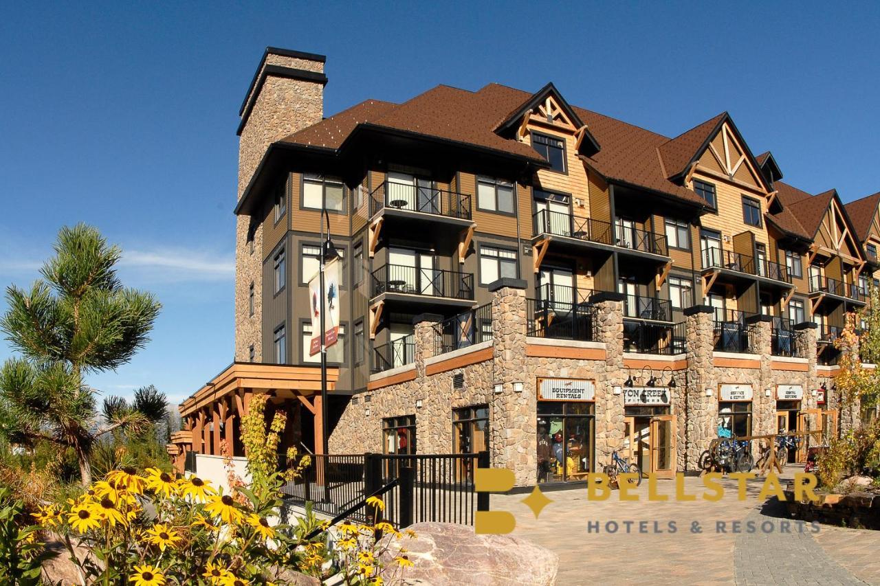 Glacier Mountaineer Lodge Голдън Екстериор снимка